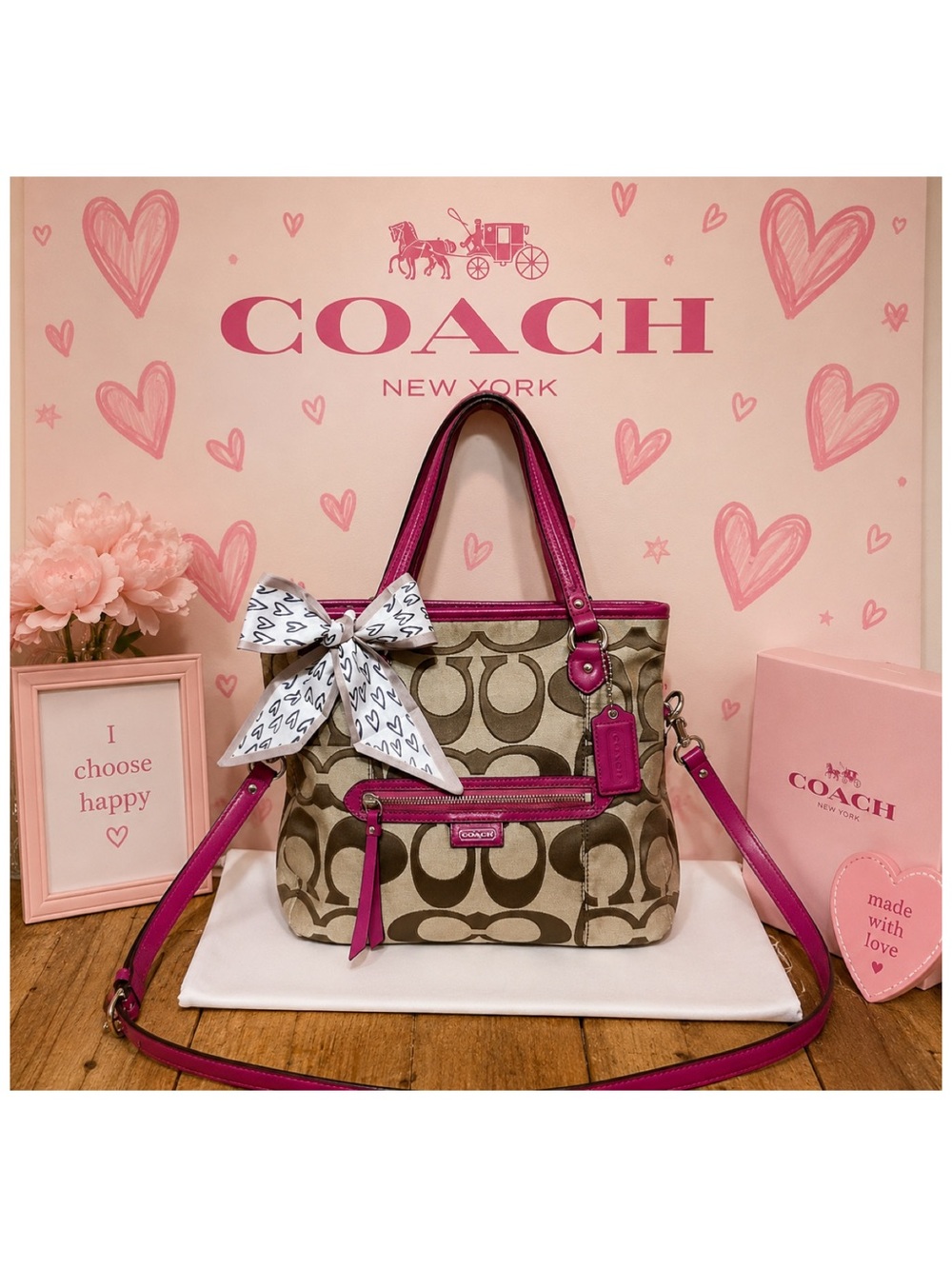 Coach Daisy Outline Signature Emma Tote with Free Scarf & Dust Bag.